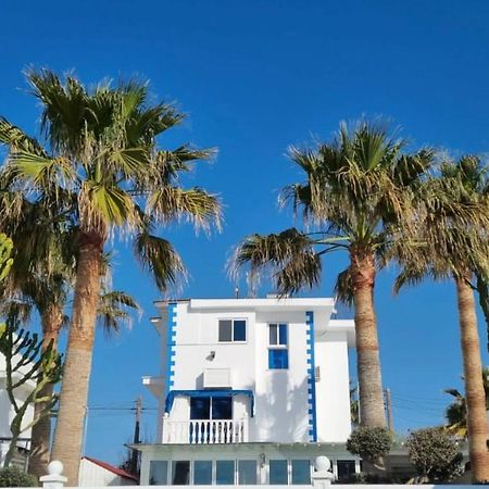Zygi Beachfront Villa ภายนอก รูปภาพ